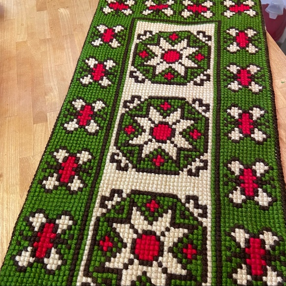 Vintage table runner floral green / red good condition - Picture 3 of 4